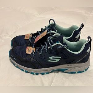 NWT Women’s Skechers Trail Memory Foam Sneaker